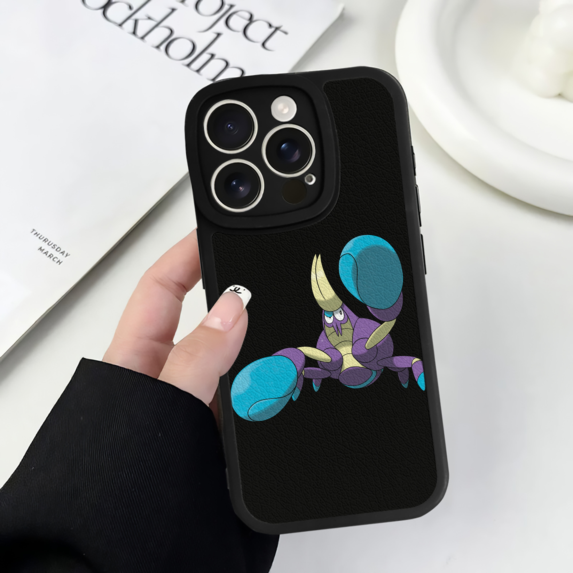 （画像用） ポケットモンスター Pokémon 【iPhone 16シリーズ対応】シリコンスマホケース（レザー調） 材質：シリコン